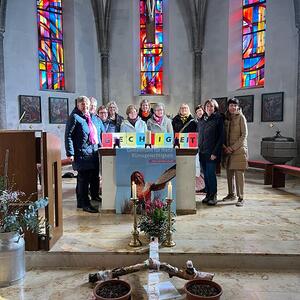 Die kfb Pinsdorf gestaltete die Wortgottesfeier zum Thema 'Gipfel der Gerechtigkeit'. 